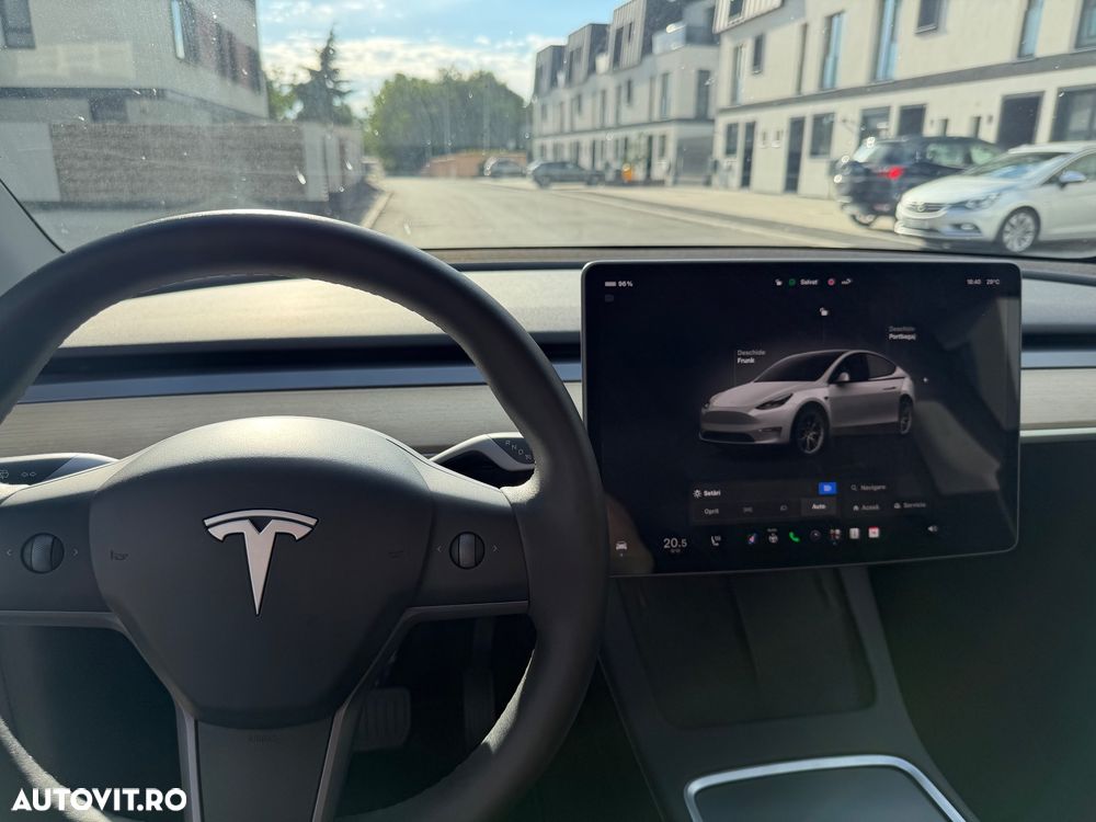 Tesla Model Y RWD - 6