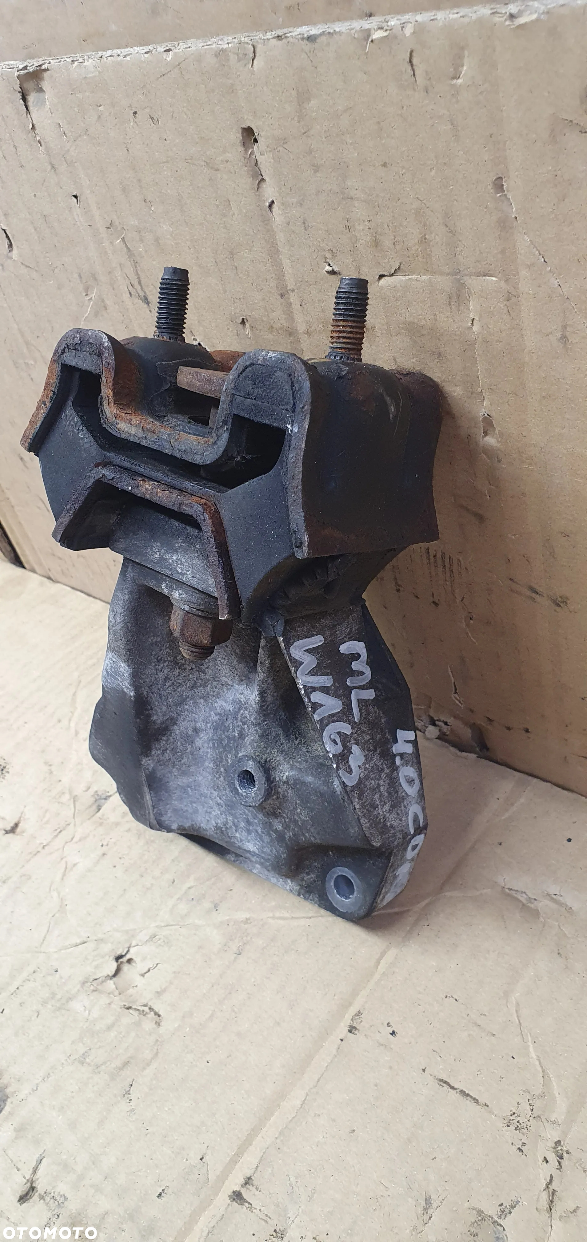 Łapa poduszka silnika Mercedes ML W163 4.0 CDI A6282230304 - 4