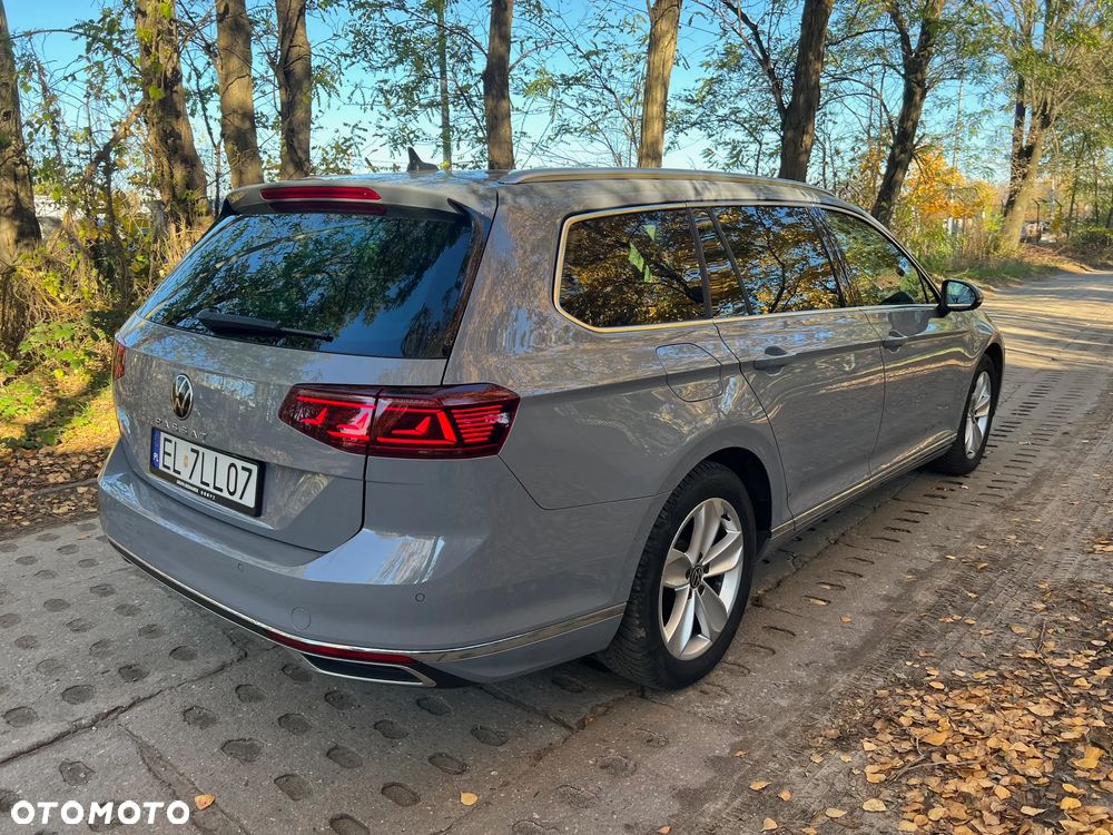Volkswagen Passat 2.0 TDI Elegance DSG - 8