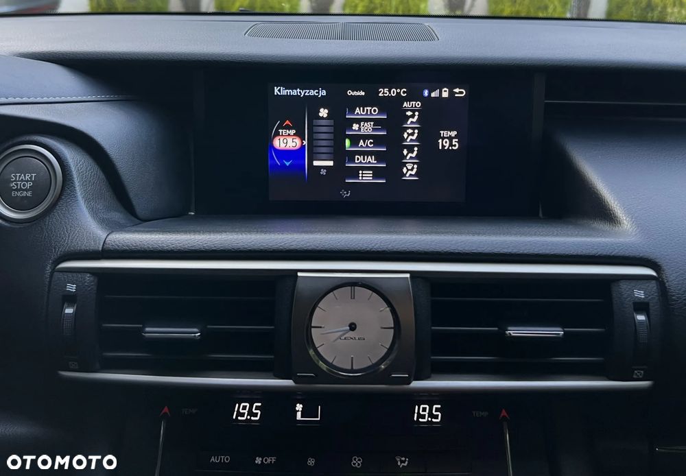 Lexus IS 200t F Sport - 22