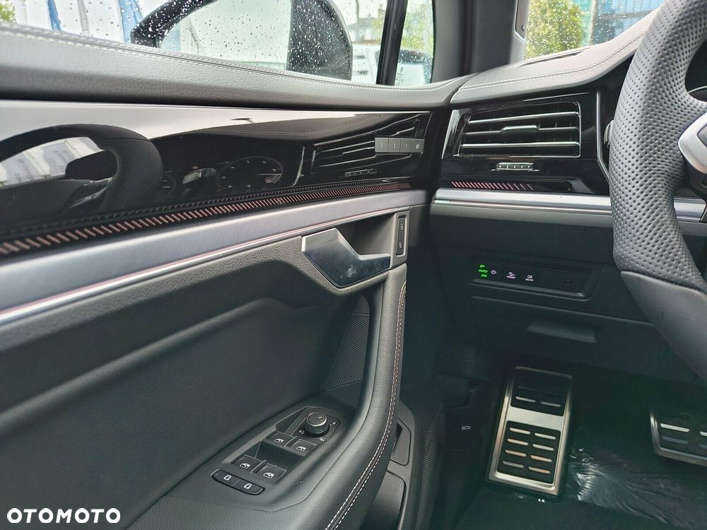 Volkswagen Touareg - 19