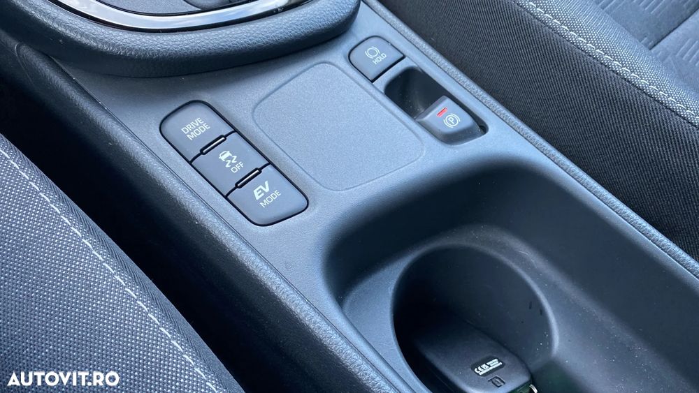 Toyota Yaris 1.5 VVT-i HSD Dynamic - 17