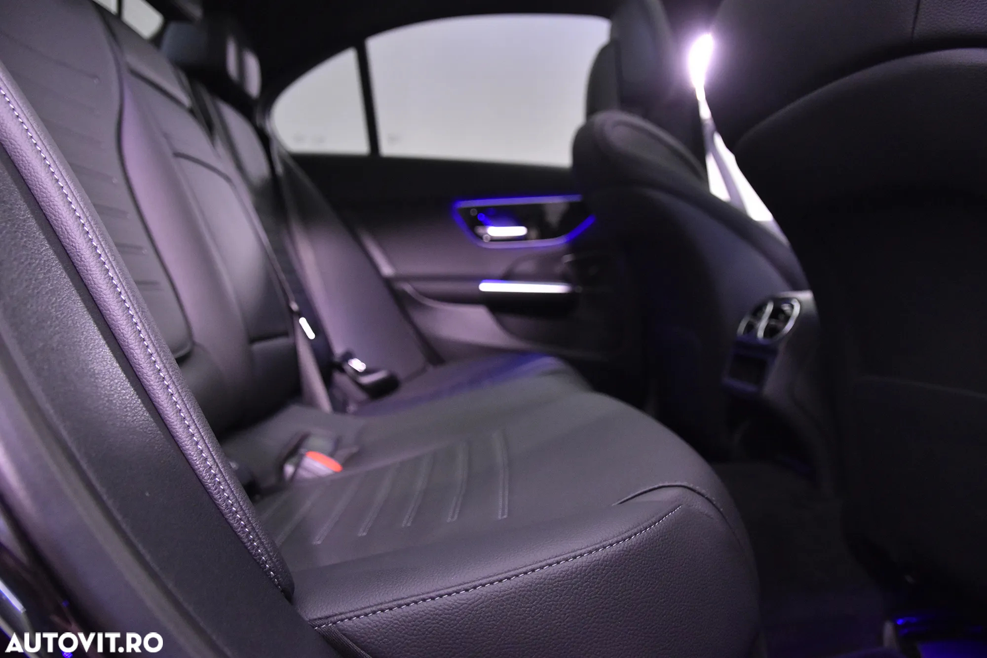 Mercedes-Benz C 300 MHEV 4MATIC - 13