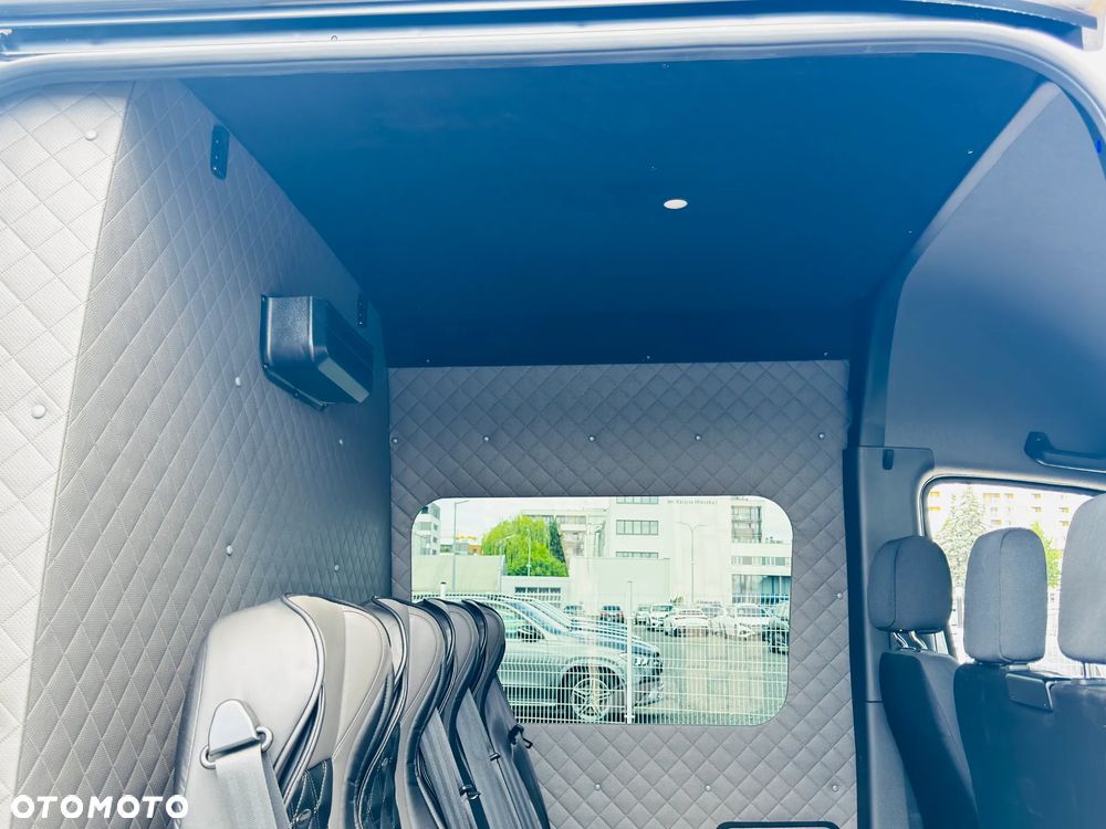 Mercedes-Benz 317 CDI Furgon długi PRO Brygadowy 7 osób - 32