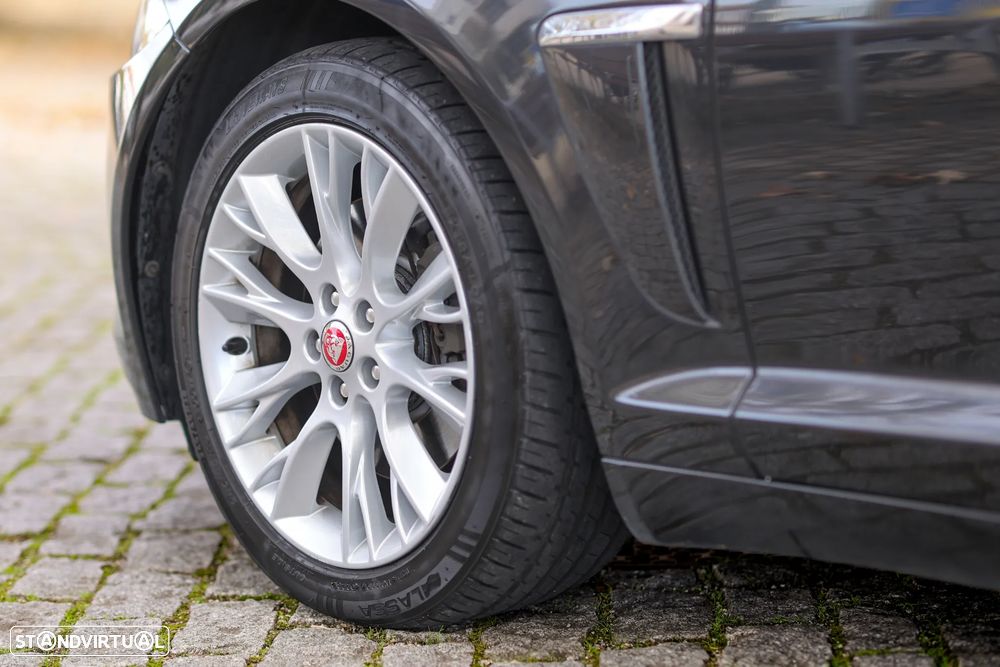 Jaguar XF 2.2 D Premium Luxury - 10