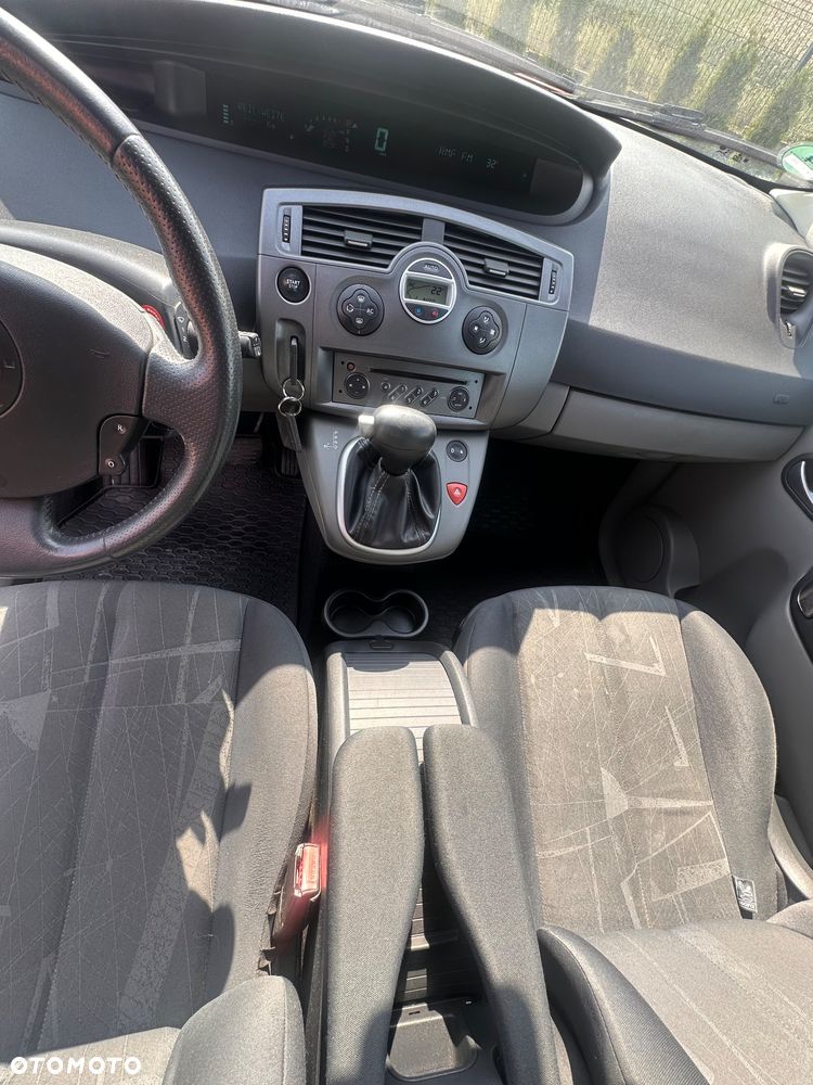Renault Scenic 2.0 16V Avantage - 20