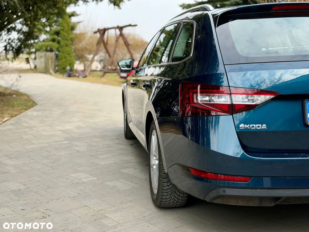 Skoda Superb 2.0 TDI Style DSG - 11
