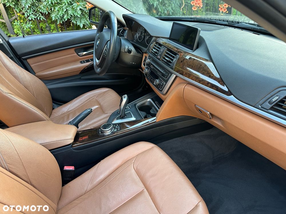 BMW Seria 3 335i xDrive Sport-Aut Luxury Line - 18