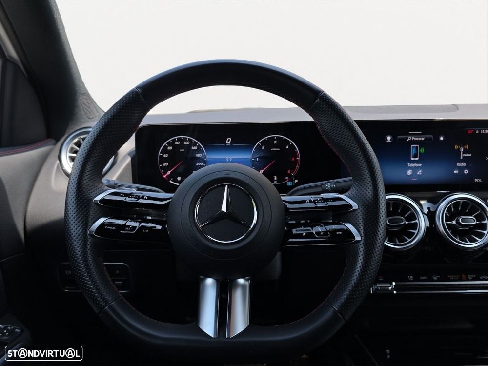 Mercedes-Benz GLA 180 — fotografia 11