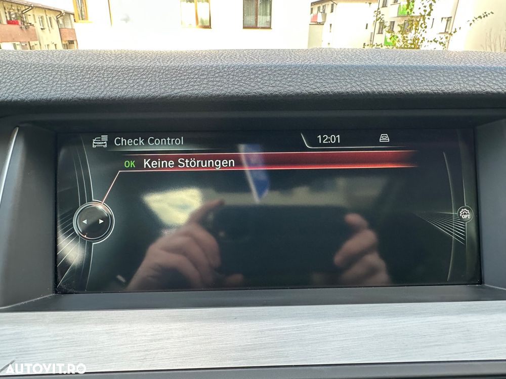 BMW Seria 5 525d Touring Aut. - 39