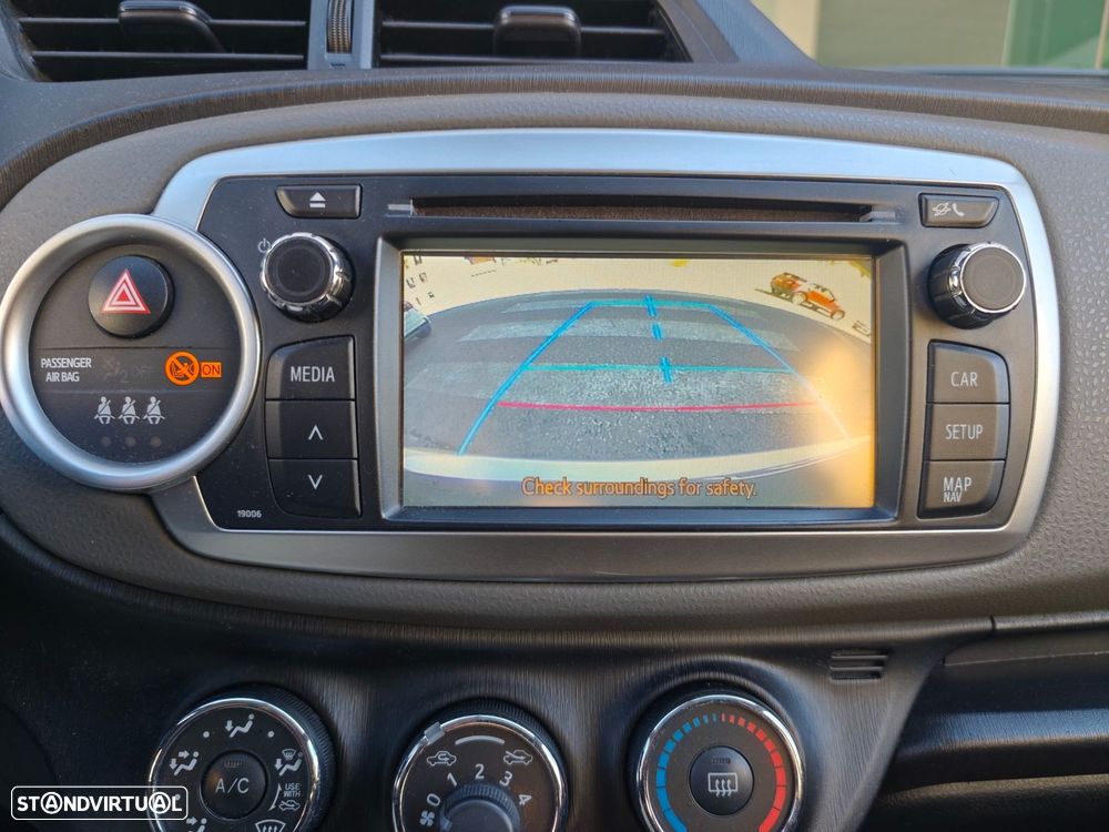 Toyota Yaris 1.0 VVT-i Comfort +PS Style +P.Techno - 6