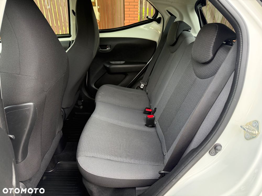 Toyota Aygo x-business - 28