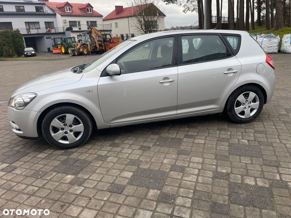Kia Ceed 1.4 CVVT Attract - 2