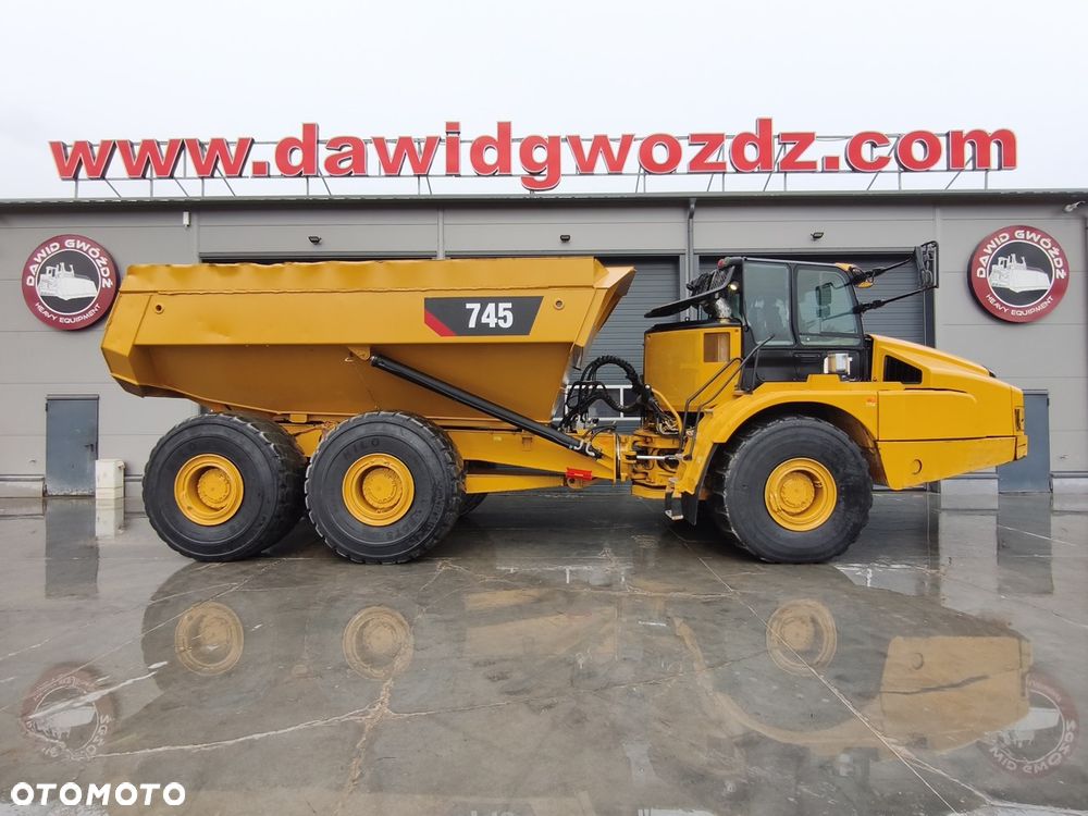 Caterpillar 745 - 4