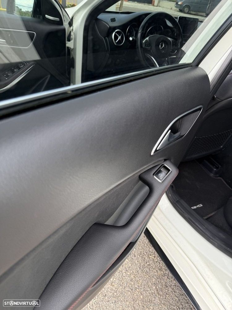 Mercedes-Benz A 180 d AMG Line - 25