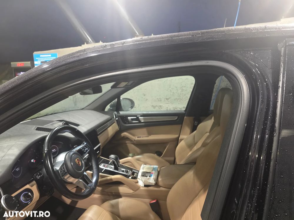 Porsche Cayenne - 12