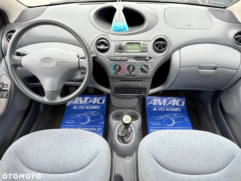 Toyota Yaris 1.0 Base - 19