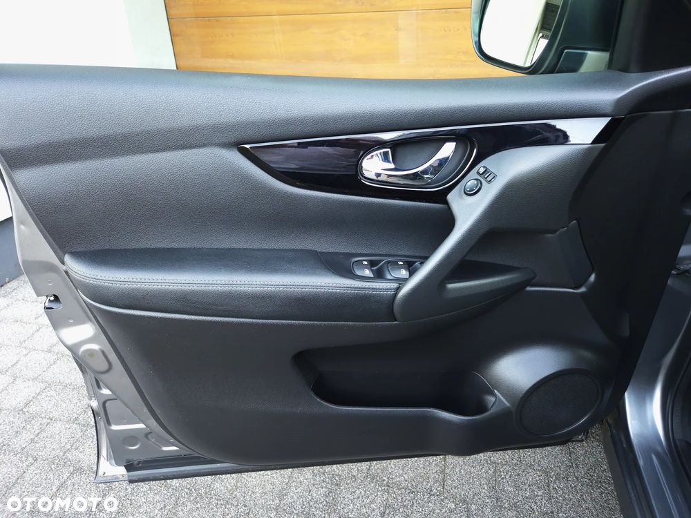 Nissan Qashqai - 25