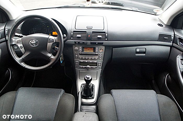 Toyota Avensis 2.2 D-CAT Sol - 5