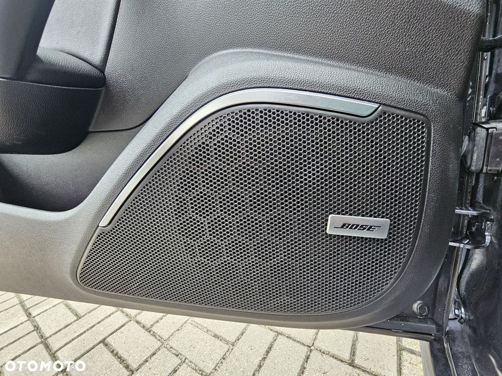 Renault Megane BLUE dCi 115 EDC BOSE EDITION - 37