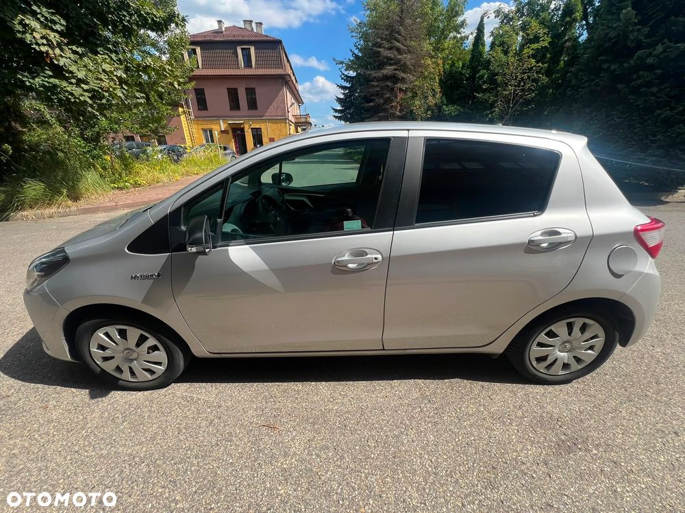 Toyota Yaris Hybrid 100 Premium - 1