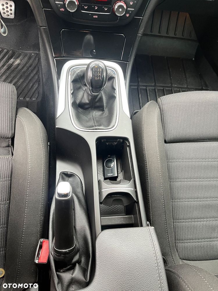 Opel Insignia 1.6 Turbo Sport - 27