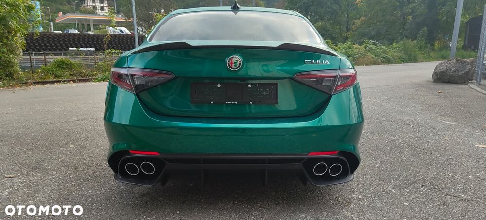 Alfa Romeo Giulia 2.9 V6 Bi-Turbo AT8 Quadrifoglio - 9