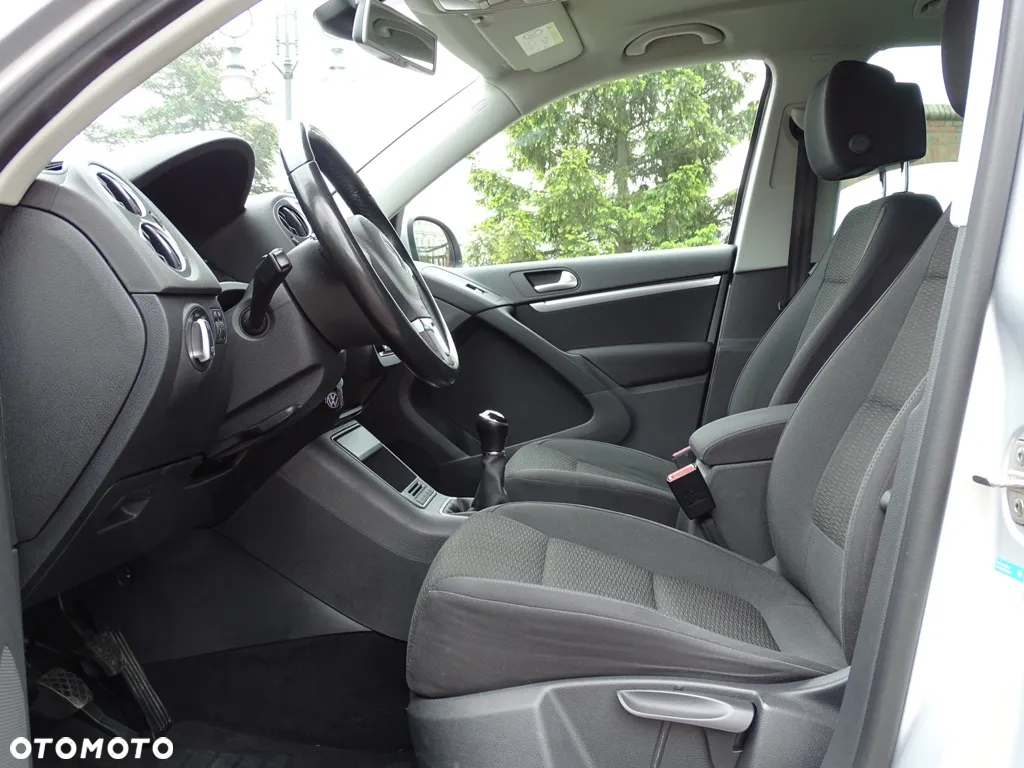Volkswagen Tiguan 2.0 TDI SCR BlueMotion Technology Sport & Style - 28