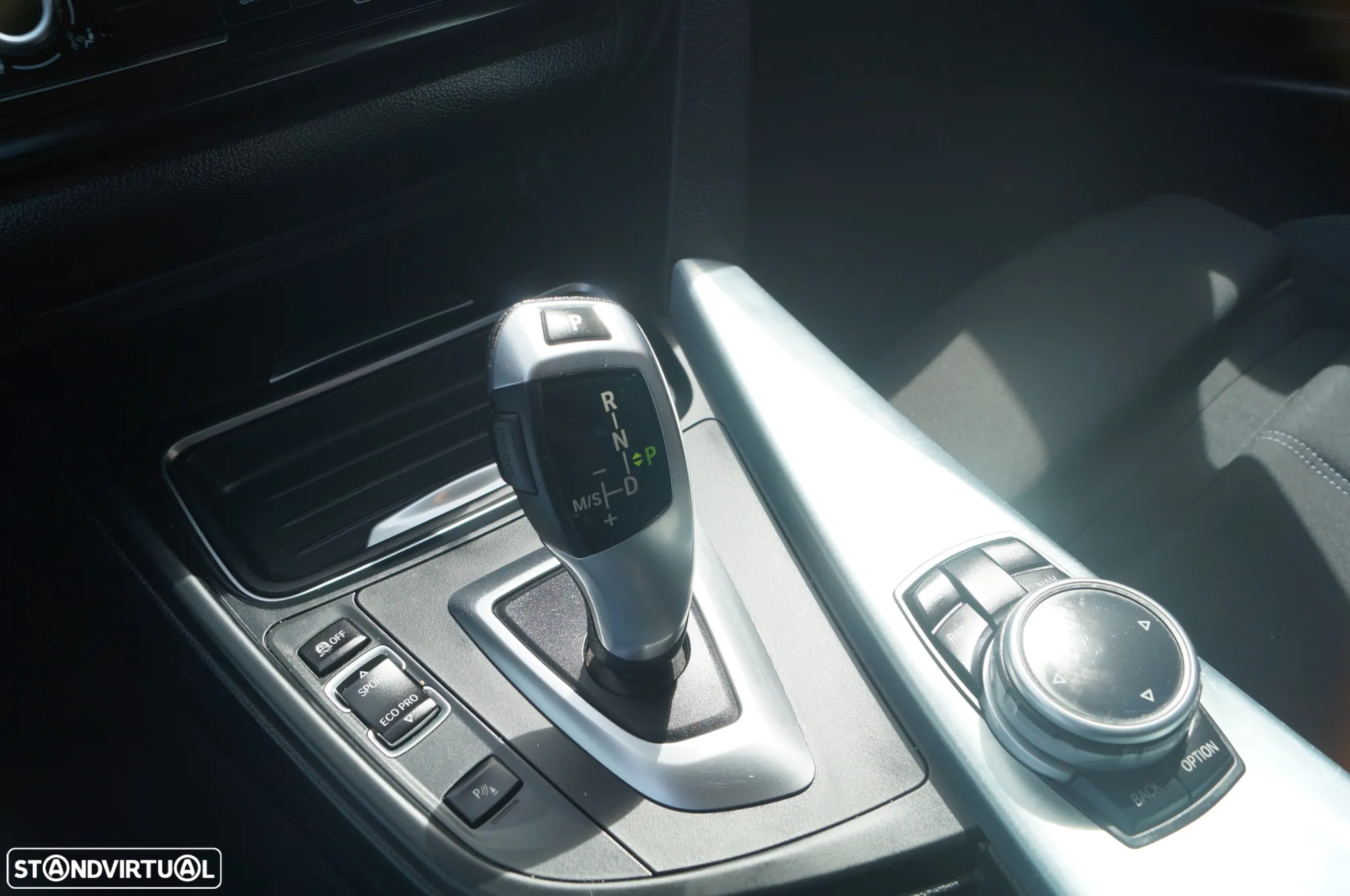 BMW 318 d Touring Auto - 10