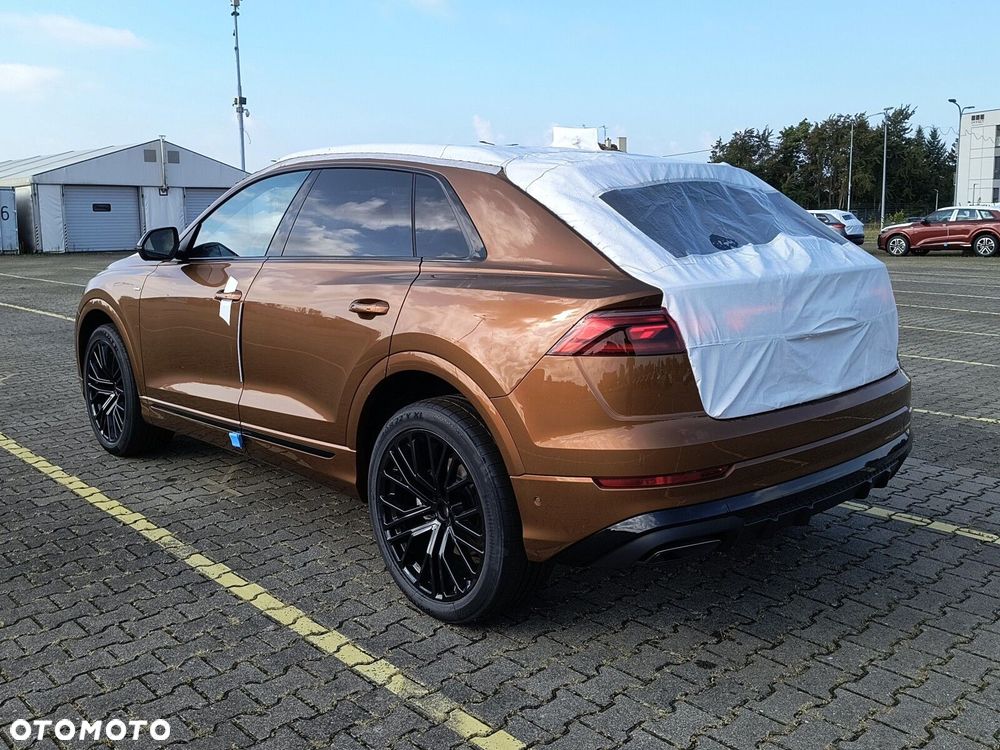 Audi Q8 - 8