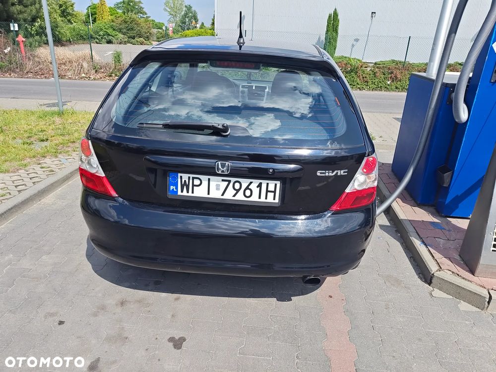 Honda Civic 1.6i ES - 11