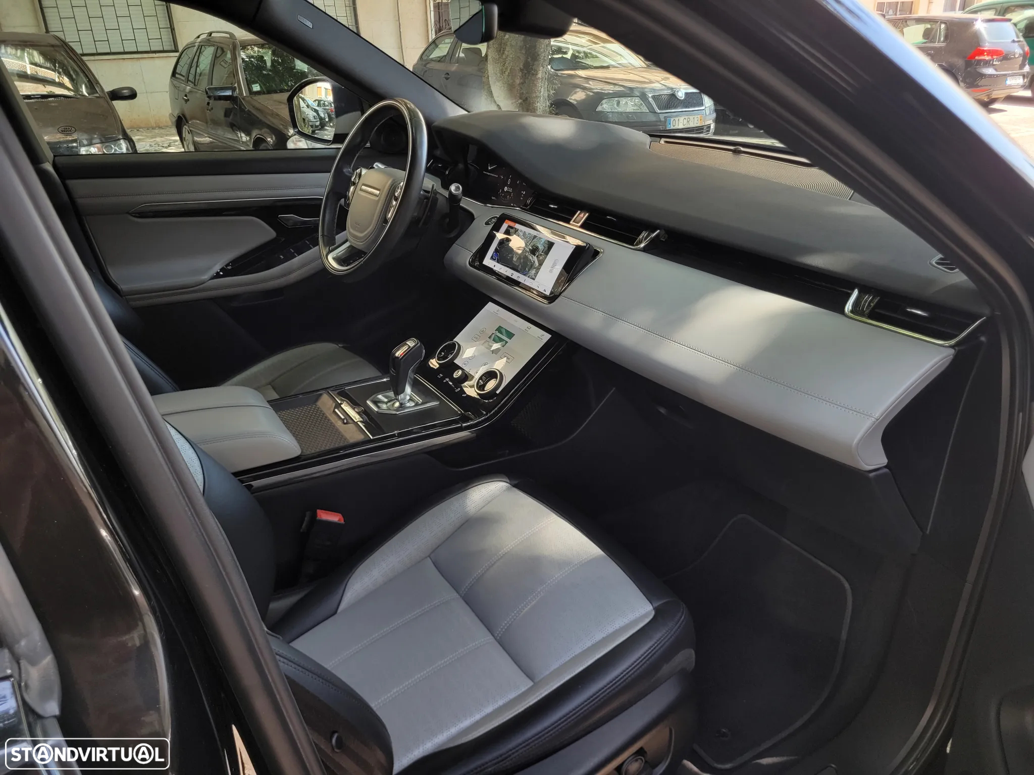 Land Rover Range Rover Evoque 2.0 D150 AWD R-Dynamic S Auto - 27