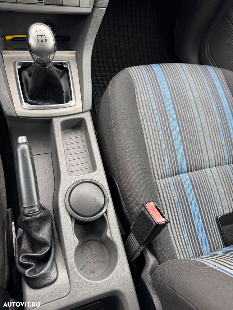 Ford Focus 1.4i Ambiente - 14