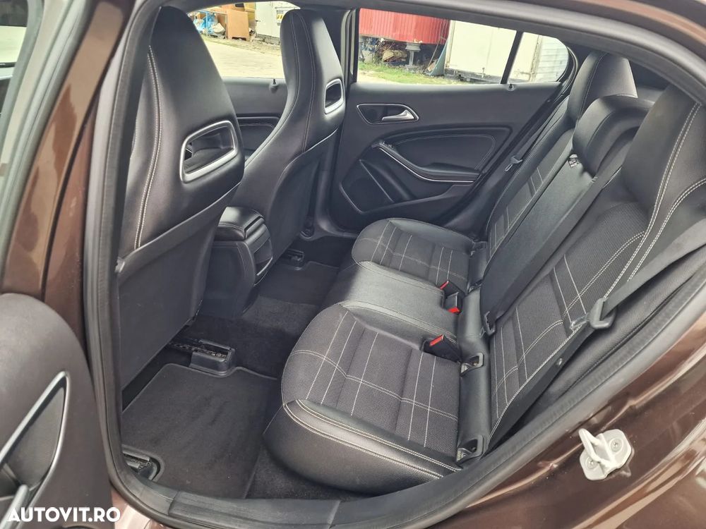 Mercedes-Benz GLA 200 (CDI) d 7G-DCT Urban - 19
