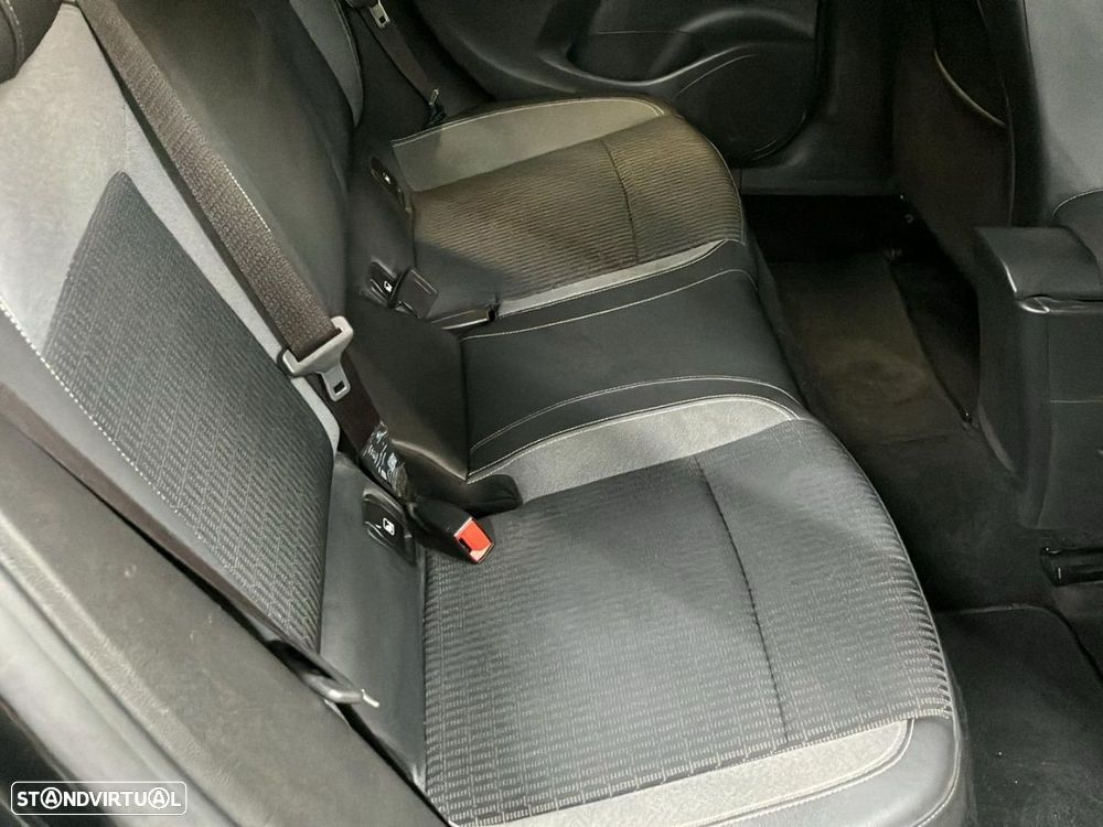 Opel Astra Sports Tourer - 15