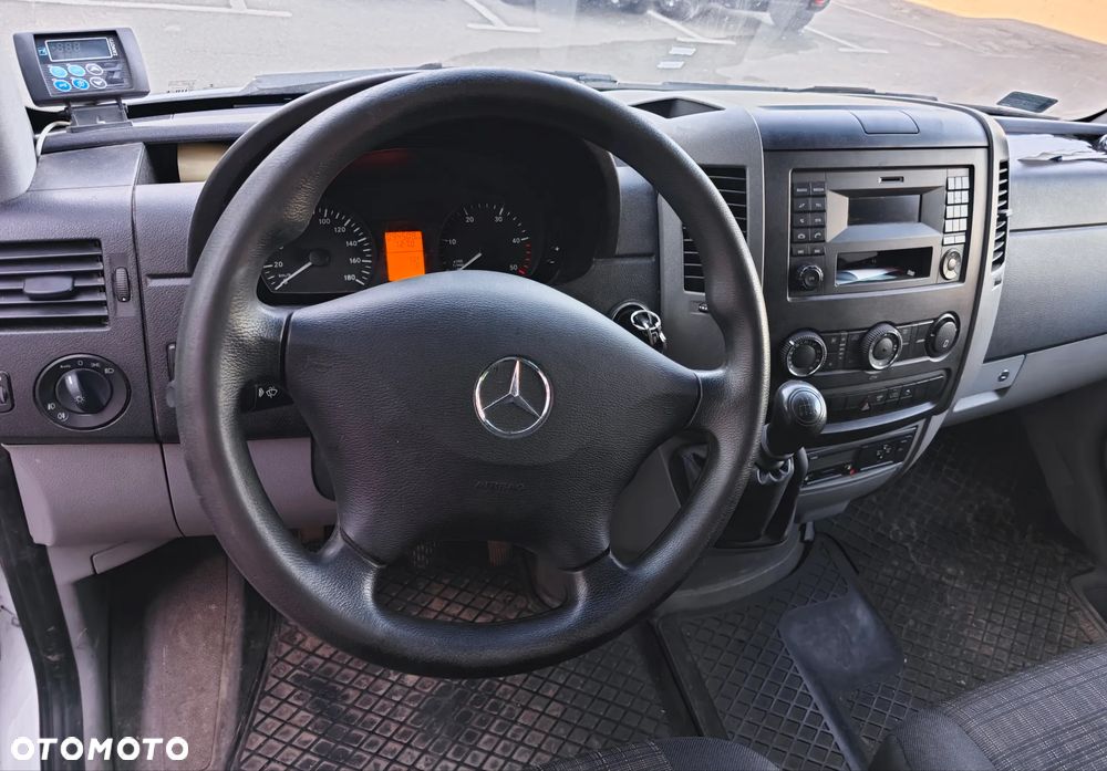 Mercedes-Benz Sprinter - 5