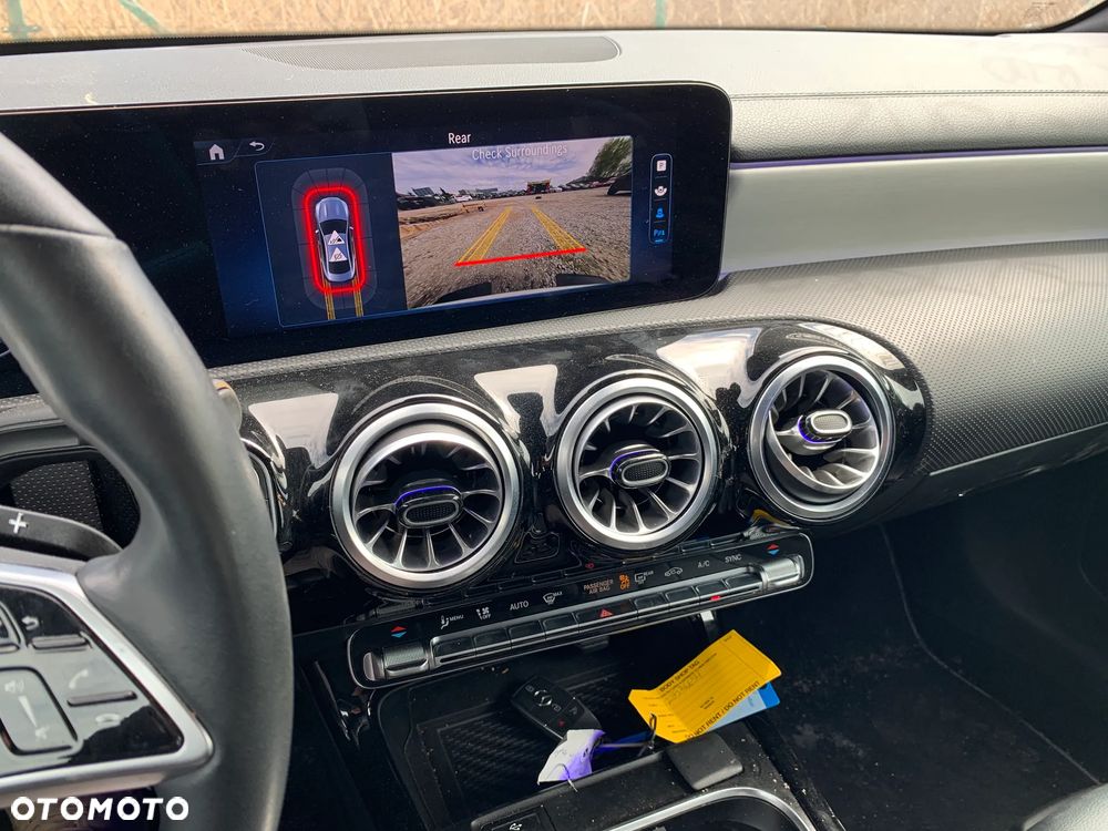 Mercedes-Benz CLA 250 4Matic 7G-DCT - 17