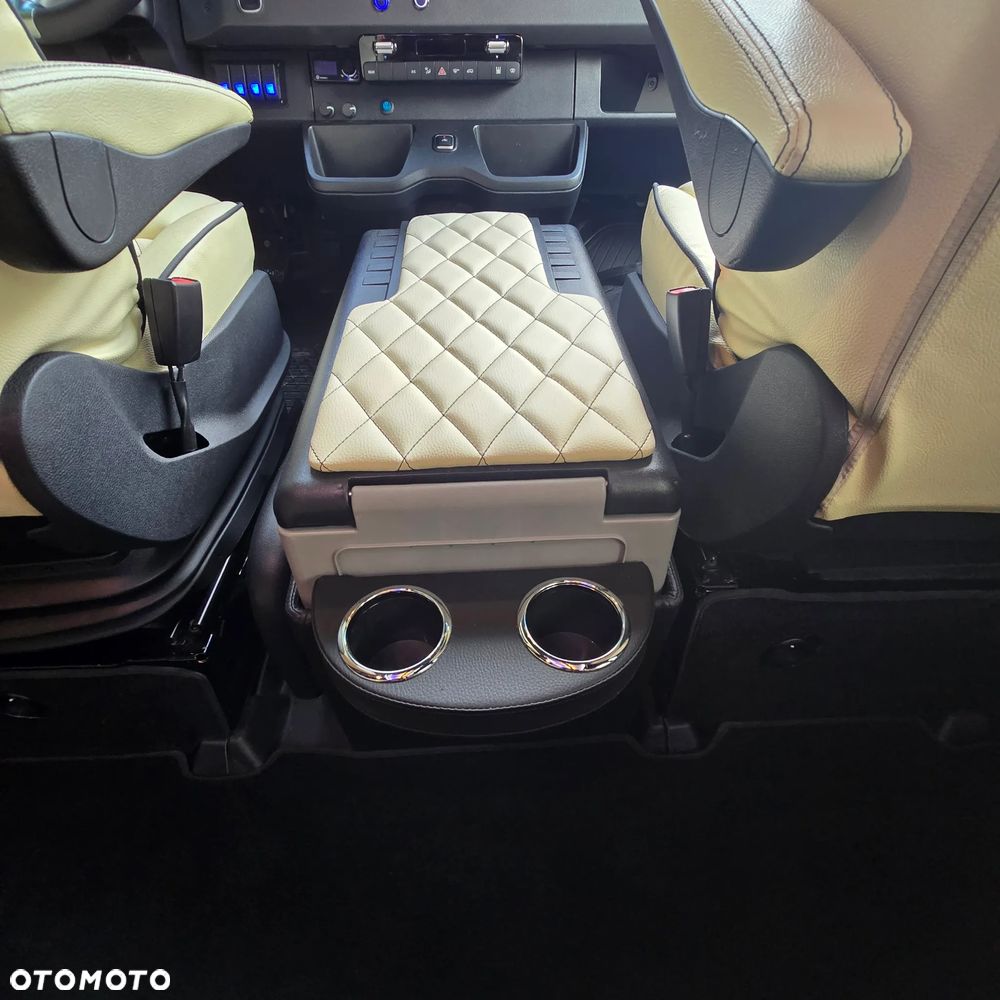 Mercedes-Benz Sprinter 319 CDI 907.235 - 17