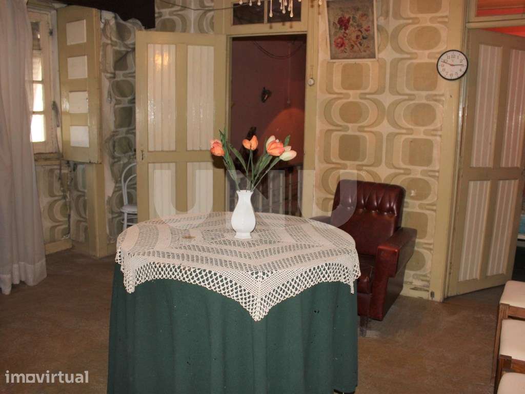 Duas Moradias para Remodelar para Venda na Lousa, Castelo Branco - Grande imagem: 5/17