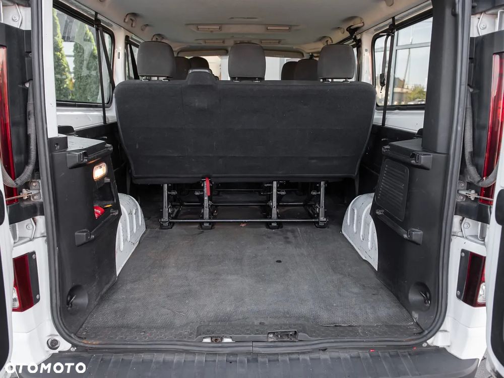 Opel Vivaro - 17