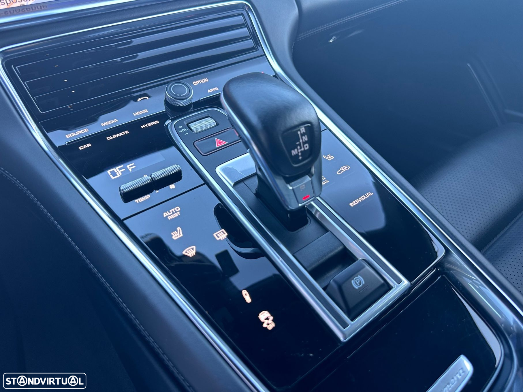 Porsche Panamera Sport Turismo 4 E-Hybrid 10 Years Edition - 33