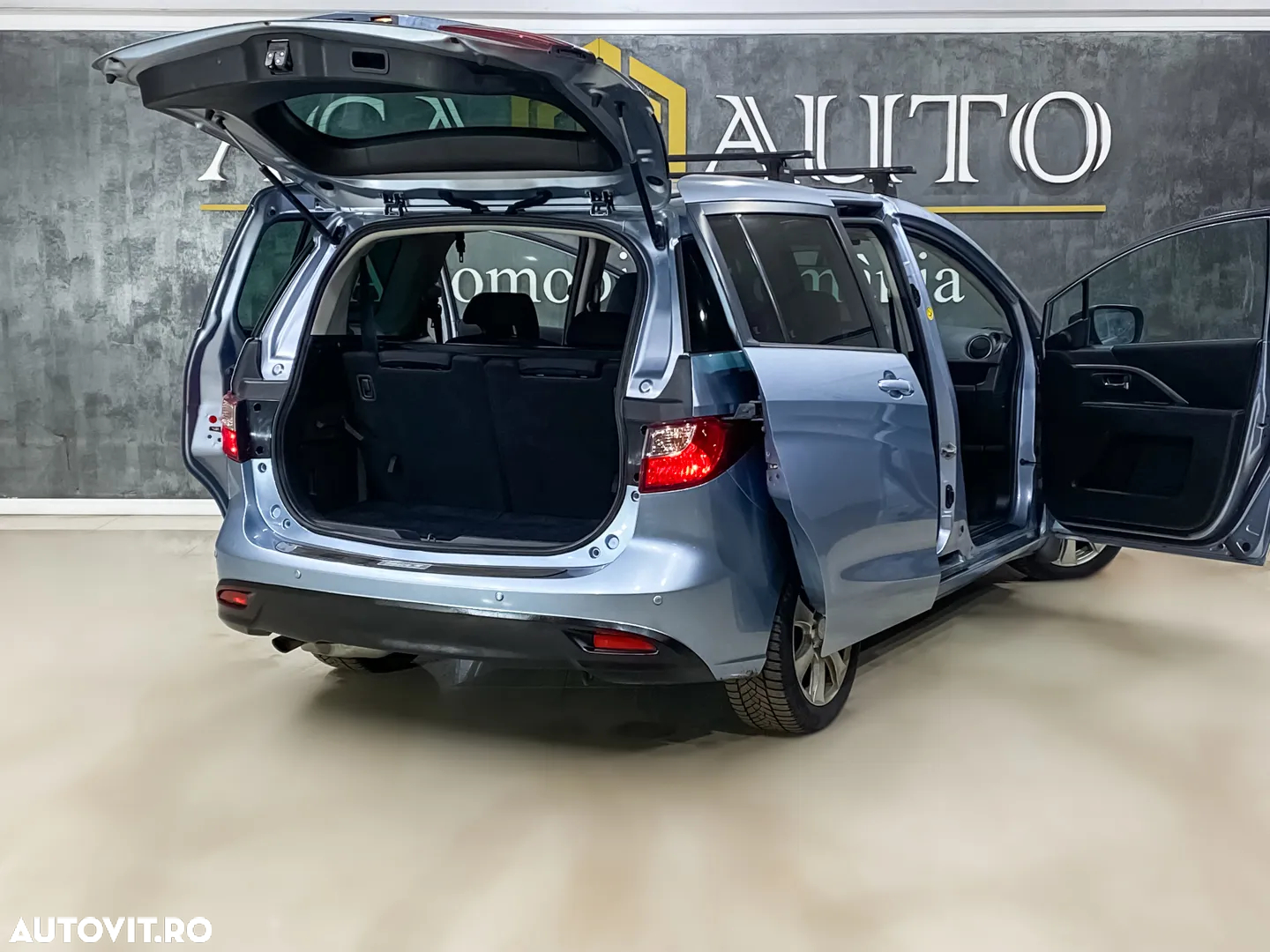 Mazda 5 - 18