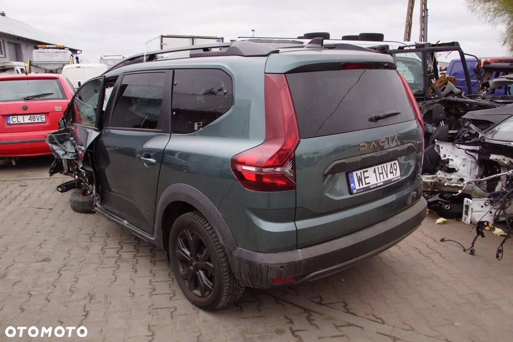 Auto na części - Dacia Jogger Lift 1.0 TCE 100 KM H4D480 TEDQK 2025R Silnik Skrzynia Drzwi Klapa Zderzak Błotnik Lampa Lusterko Klamka Szyba Deska Kokpit Sterownik Moduł Czujnik Licznik Wyświetlacz Panel Kierownica - 4