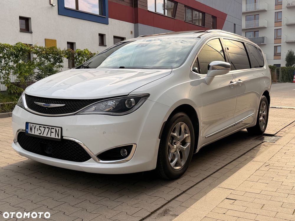 Chrysler Pacifica - 3