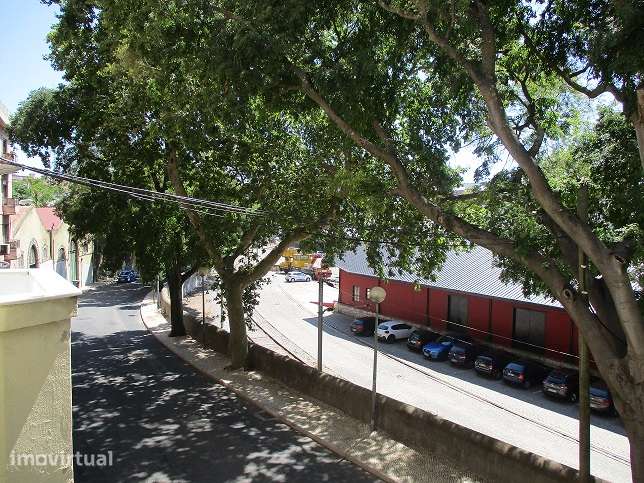 Arrenda-se Apartamento T2 em Alcântara Terra - Grande imagem: 4/14