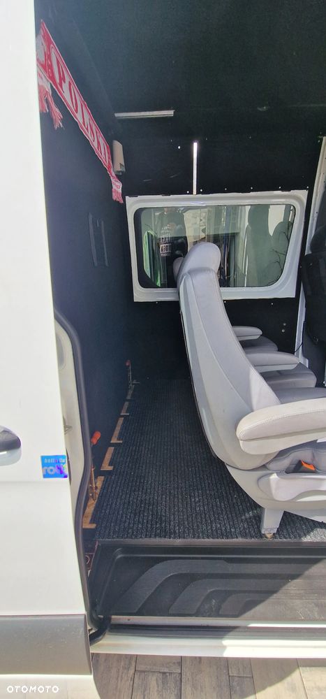 Mercedes-Benz Sprinter - 13