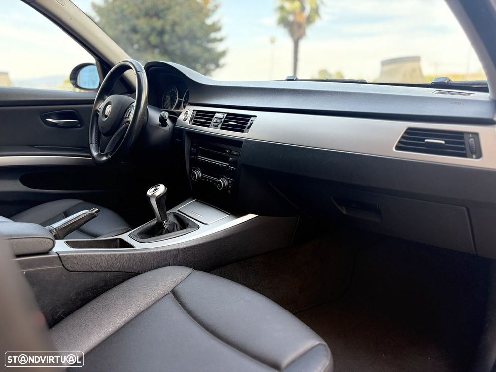 BMW 320 d Exclusive - 18
