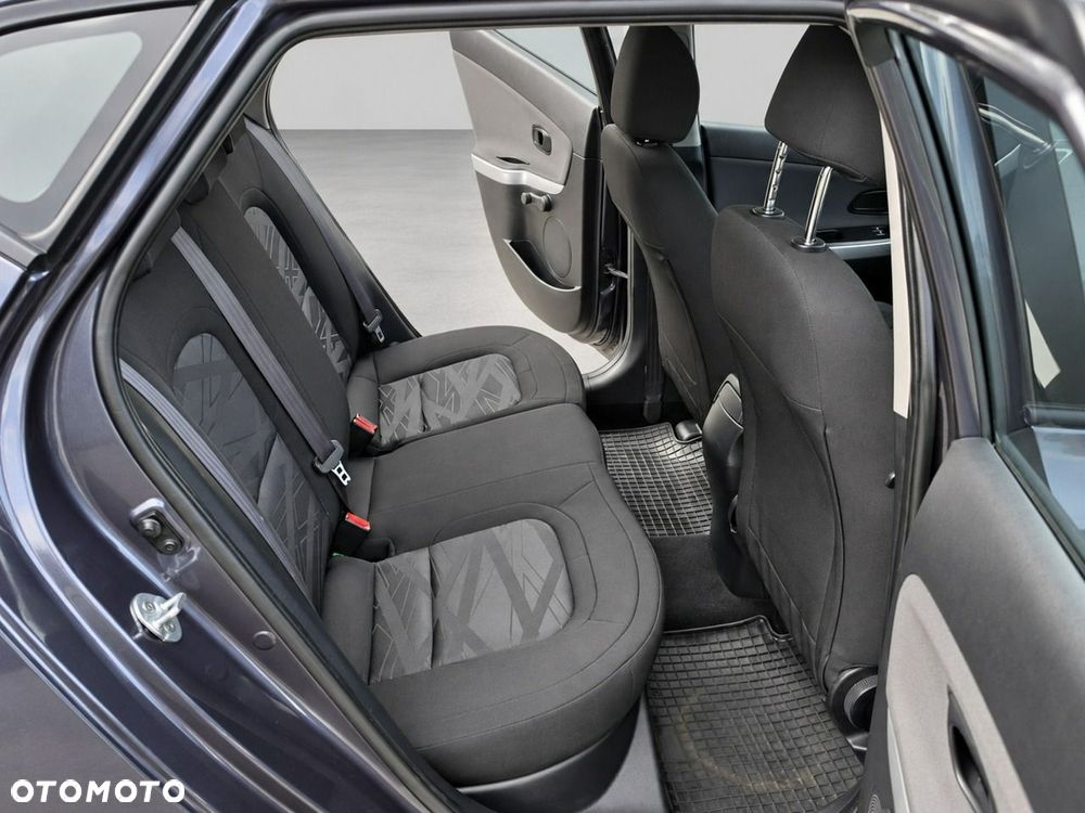 Kia Ceed - 7