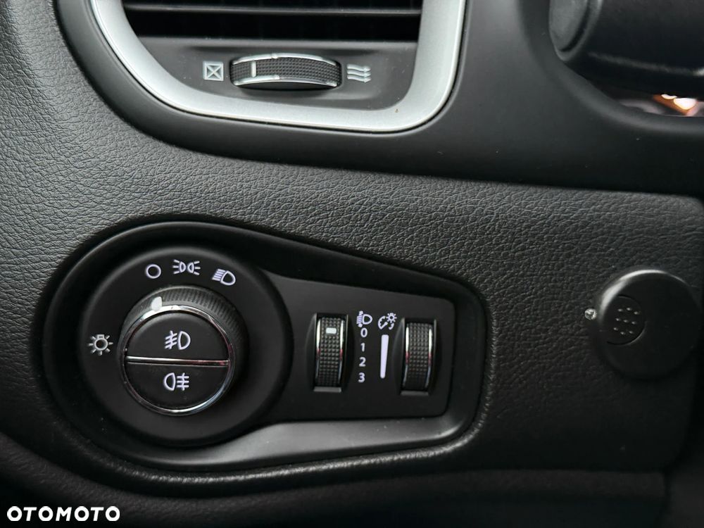 Jeep Renegade 1.3 GSE T4 Turbo Longitude FWD S&S - 14