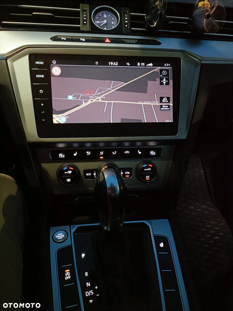 Volkswagen Passat 2.0 TDI SCR Comfortline DSG - 8